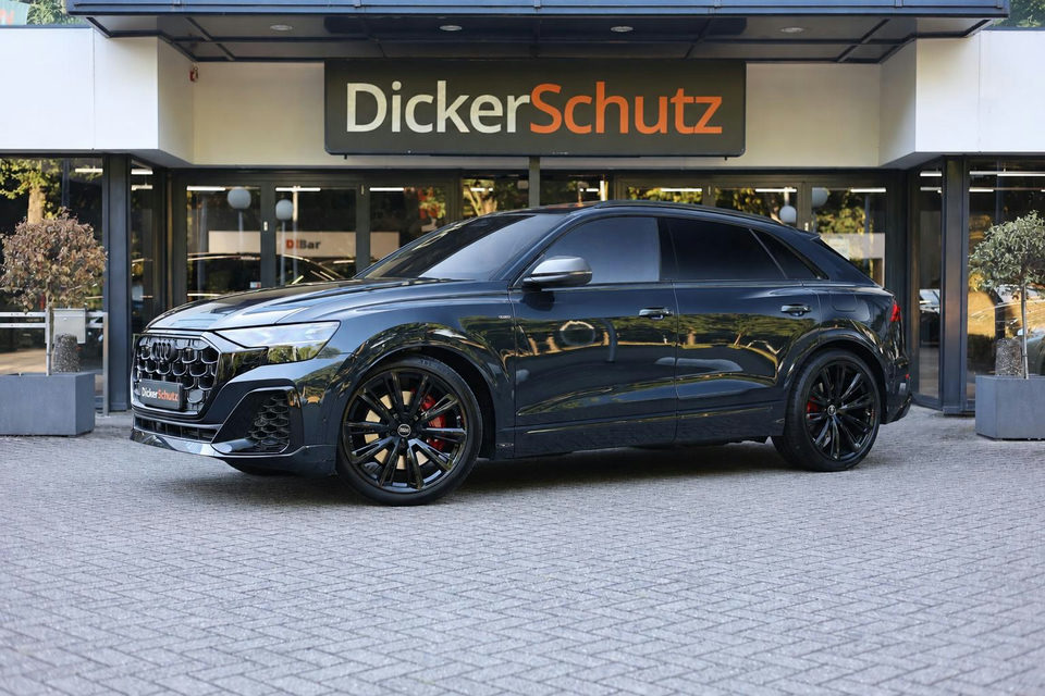 2026 Audi Q8 60 TFSIe Competition, foto 1